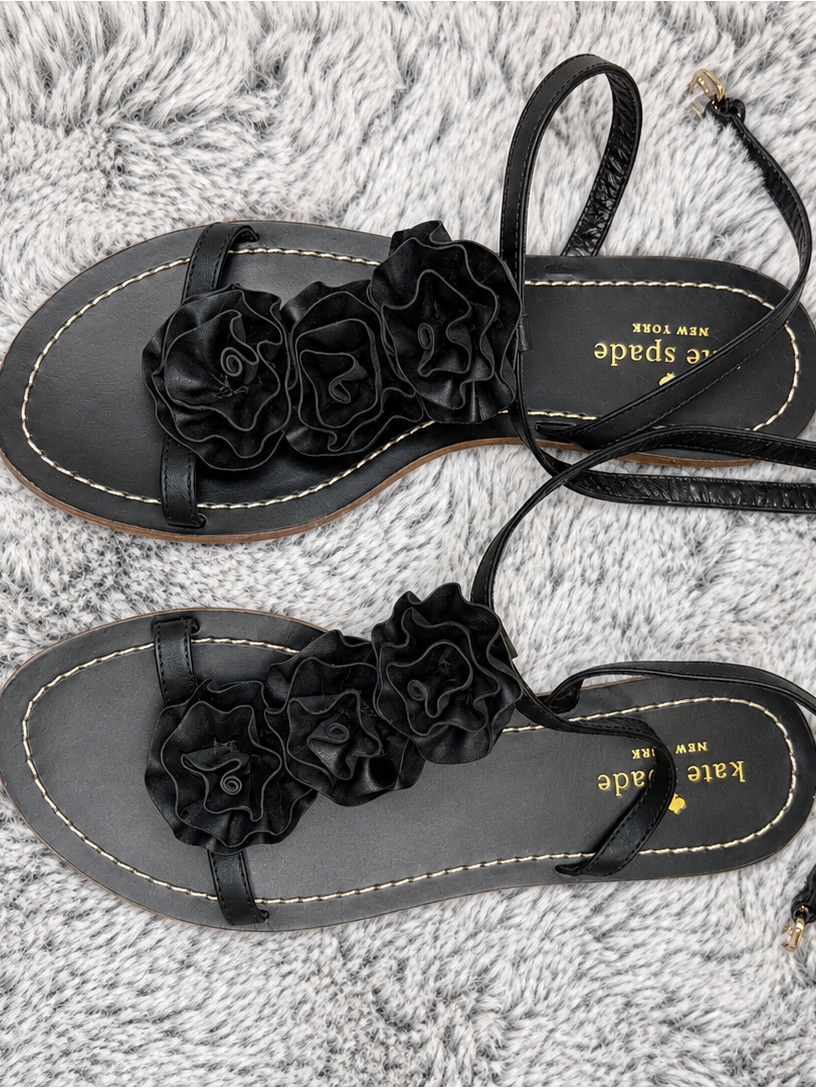 Kate Spade Caryl Rosette Leather T-Strap Black Sandals Quiet Luxury Sz 7